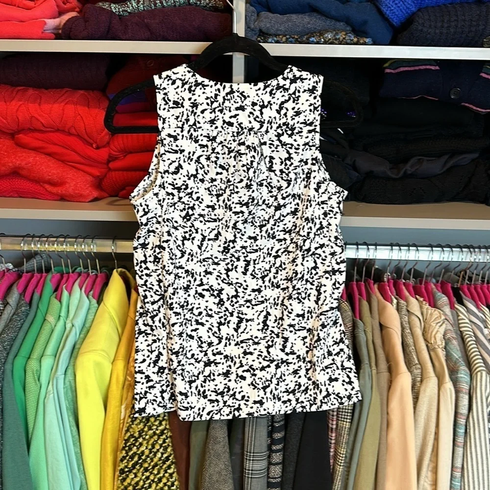 J Crew white with black splatter sleeveless v neck top size XS​